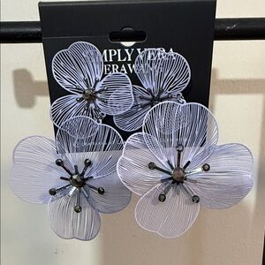 Simply Vera Vera Wang Black with Soft Purple Floral Earrings, NWT